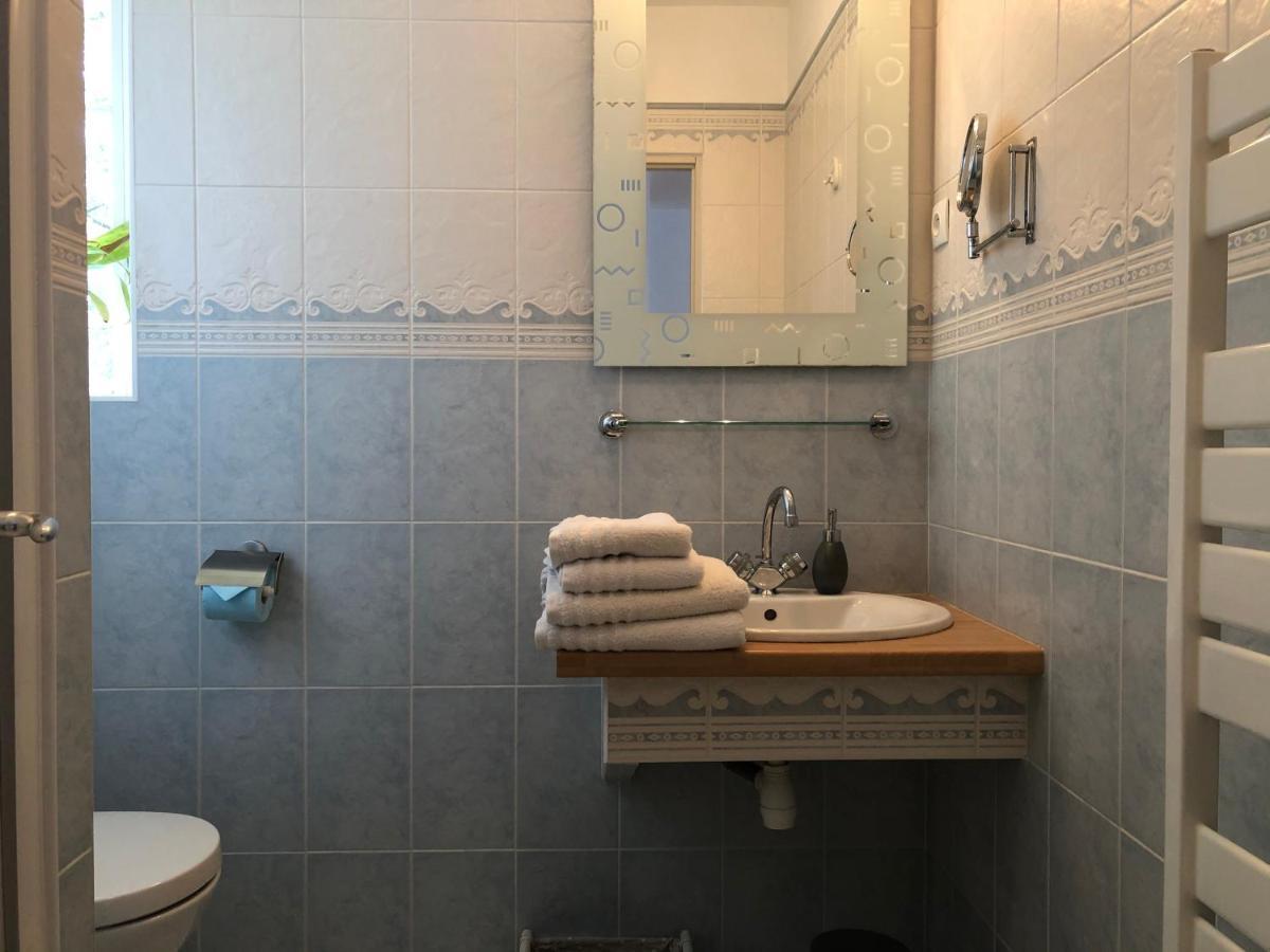 Le Cedre Bleu Bed & Breakfast Grosrouvre Dış mekan fotoğraf